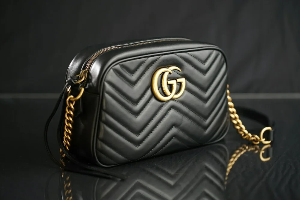 The structured shoulder bag